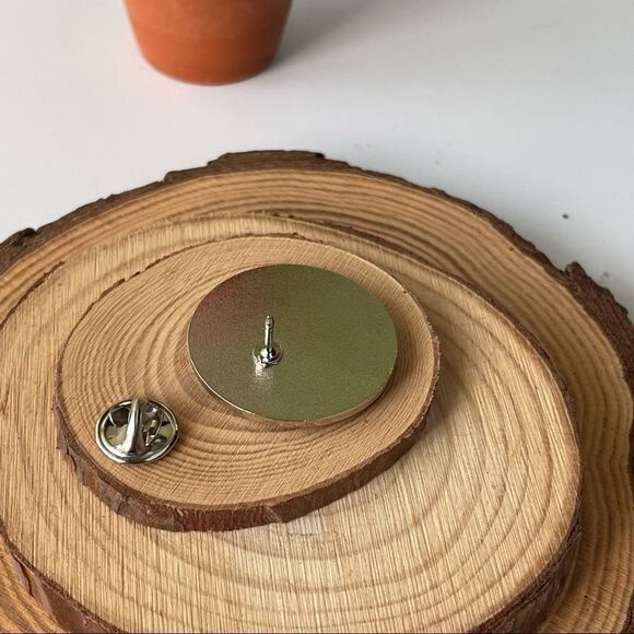 The Golden Ghouls Enamel Pin/ Brooch Lapel - Picture 5 of 6